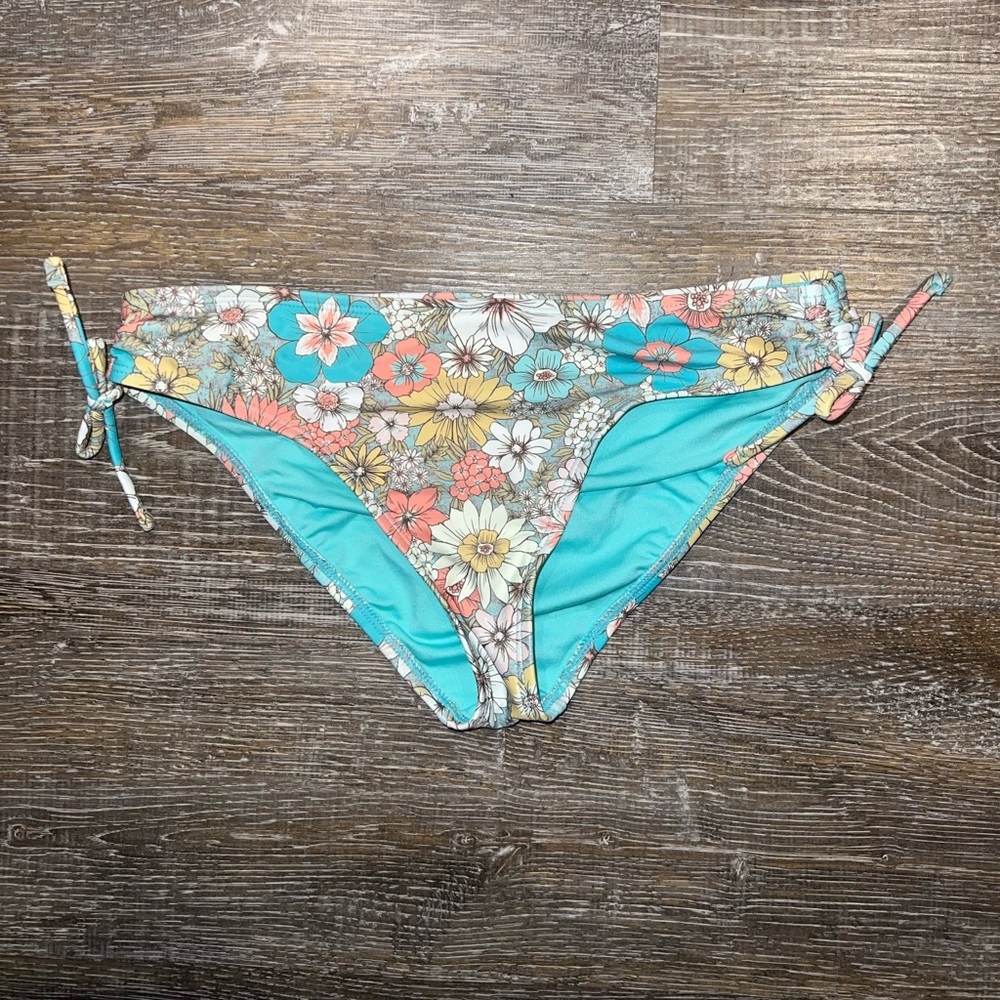 NWOT O’Neill Bikini Bottoms